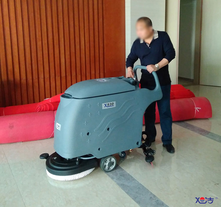 辦公室保潔，環(huán)保無污染無噪音，高效清潔-辦公室洗地機(jī)